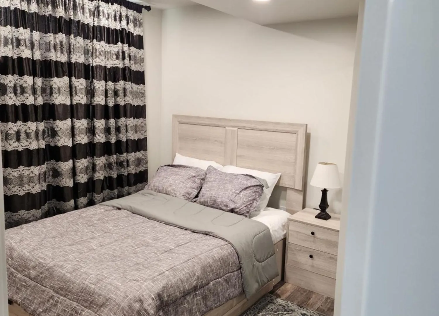2 Bedroom Well Furnished Basement Suite Γουίνιπεγκ 0*,  Καναδάς