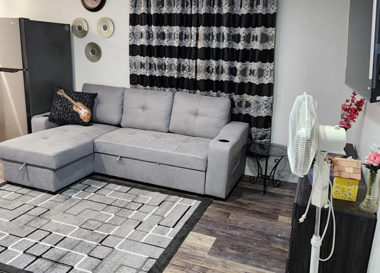 2 Bedroom Well Furnished Basement Suite Γουίνιπεγκ