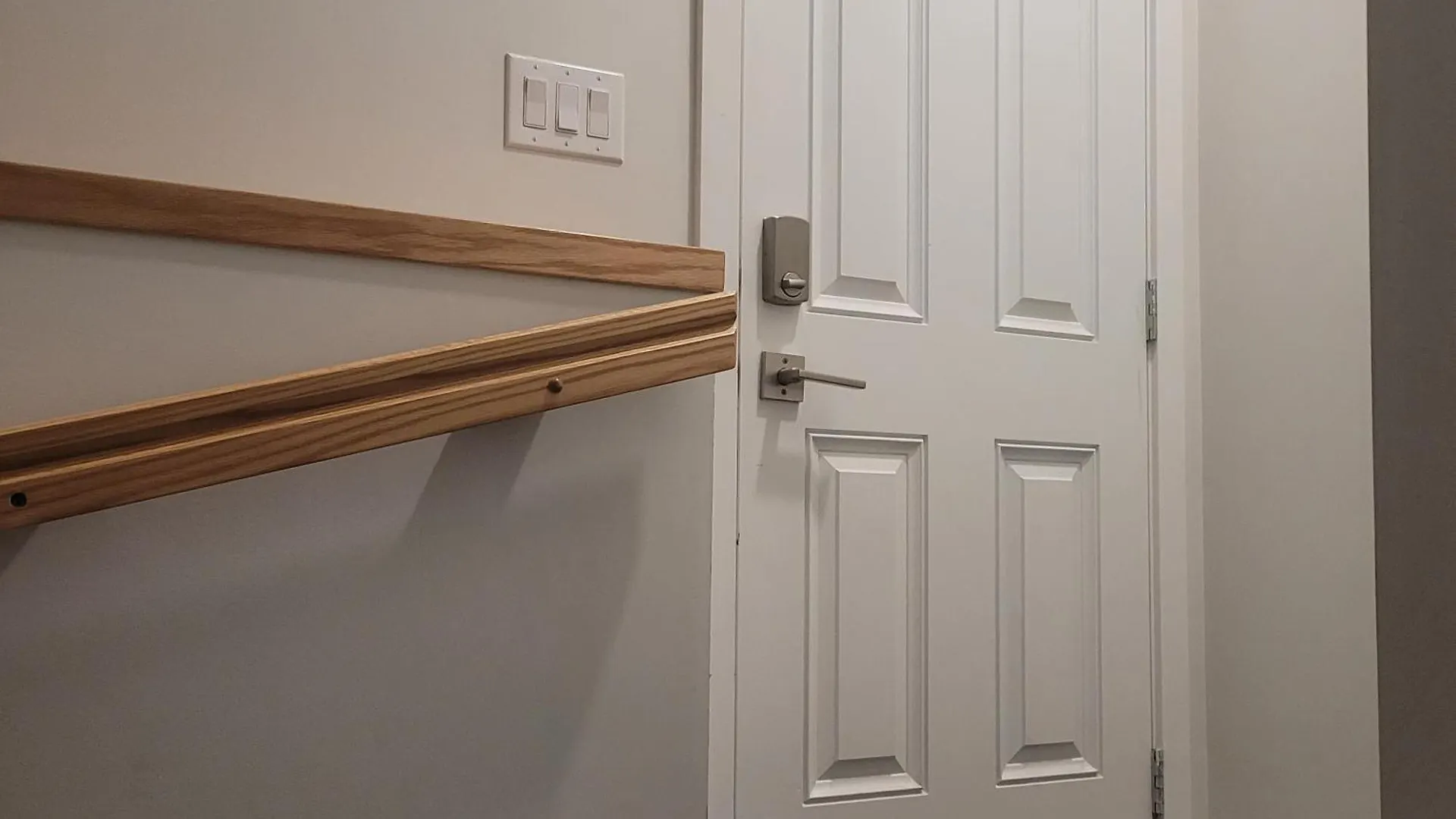 Διαμέρισμα 2 Bedroom Well Furnished Basement Suite Γουίνιπεγκ